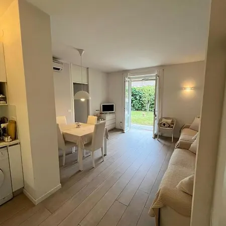 Apartament Cry