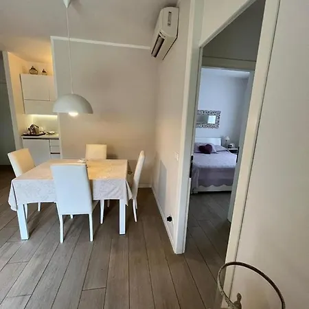 Cry Apartament *